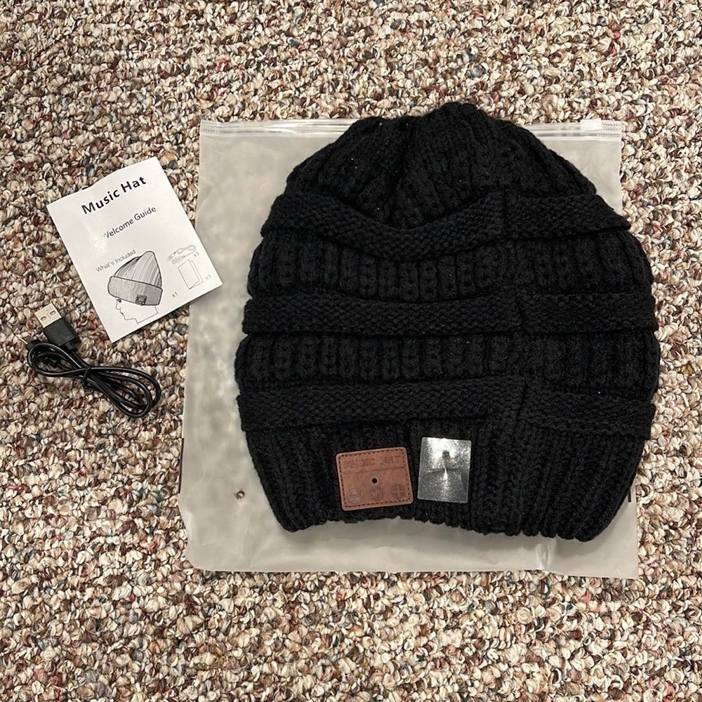 Bluetooth Beanie Hat (new in package)